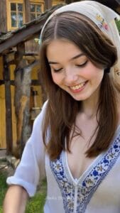 video tante cina review jajanan viral indo