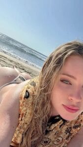 video cewek sma rusia bikin vlog satu menit viral